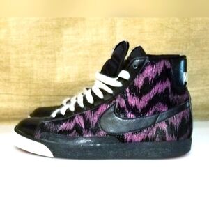 Nike Blazer High 'Black Vivid Pink' 317808-005 Size 7 Women's